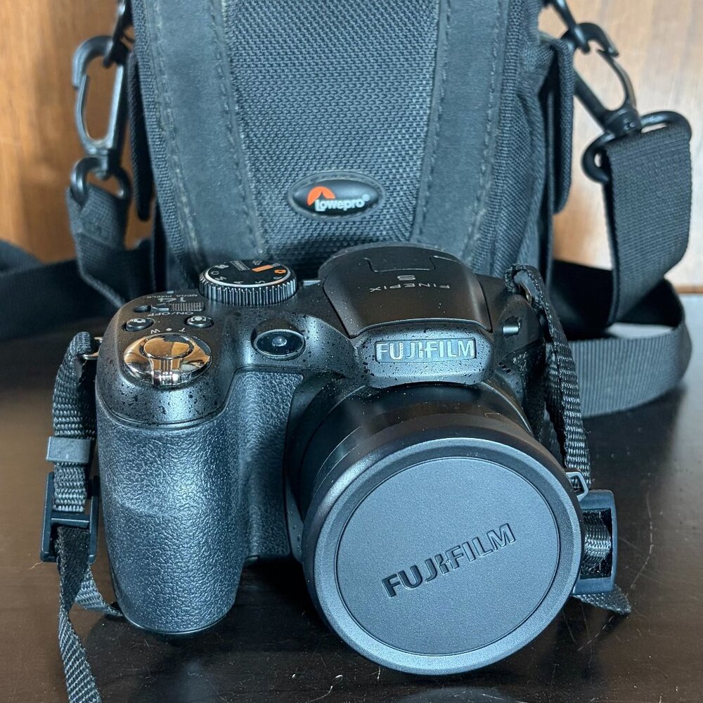 Fujifilm FinePix S-Series S2940WM Digital Camera w Case - Black- Tested Working